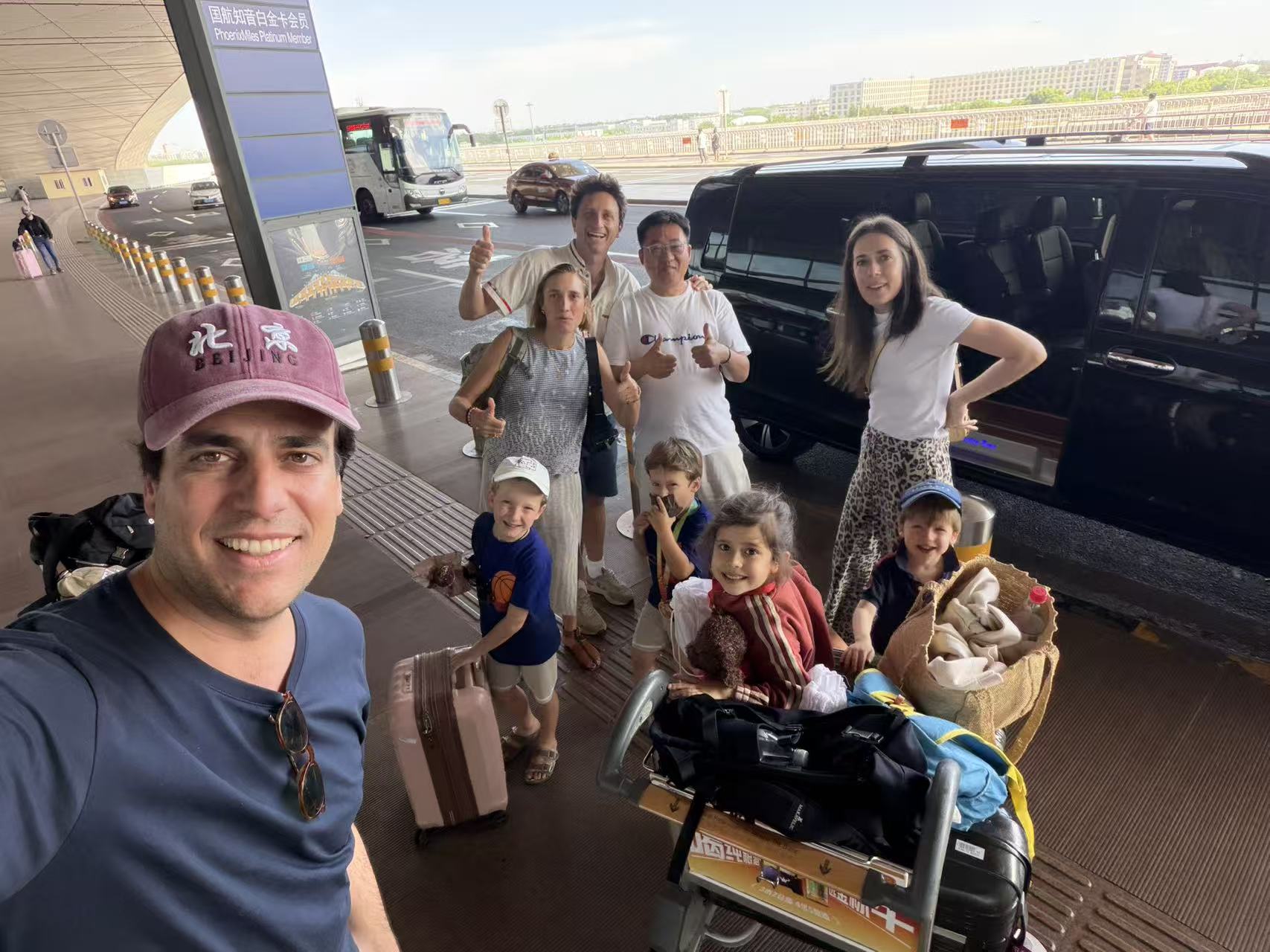 Travelers arriving with local support